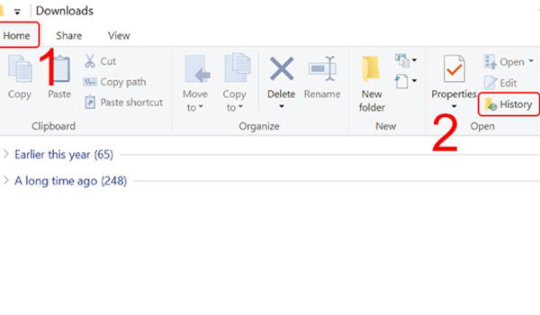 Windows có sẵn tính năng "File History", cho phép người dùng khôi phục file nhanh chóng
